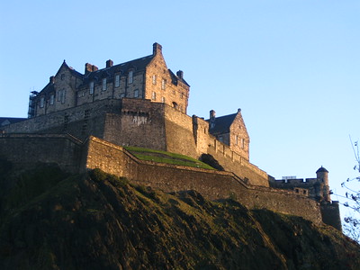 Edinburgh Castle taken by Jordan S Hatcher https://www.flickr.com/photos/58447660@N00/412481945